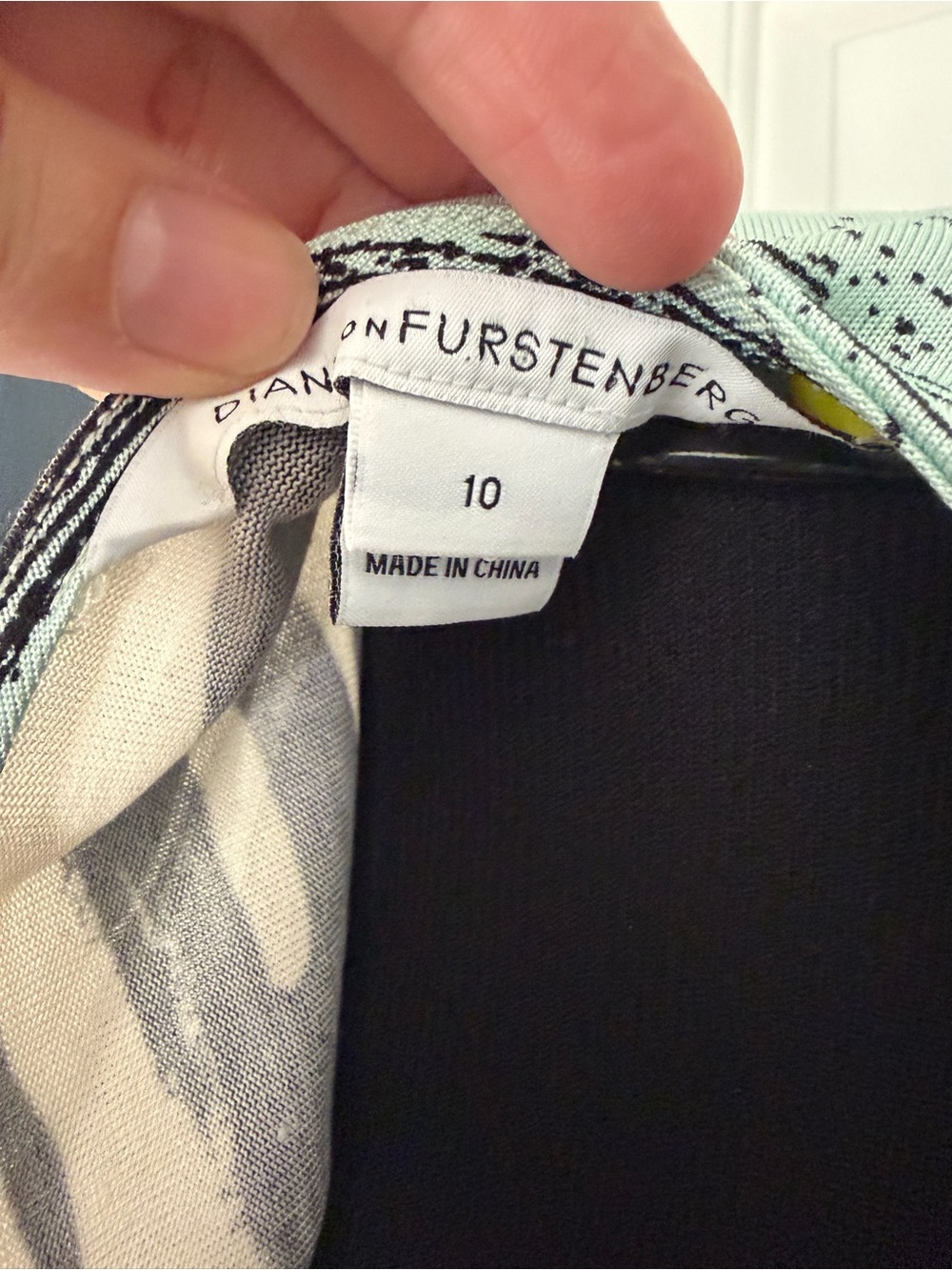 Diane Von Furstenberg Valencia Mint, Black & Coral Abstract Wrap Dress 10 - Picture 6 of 6